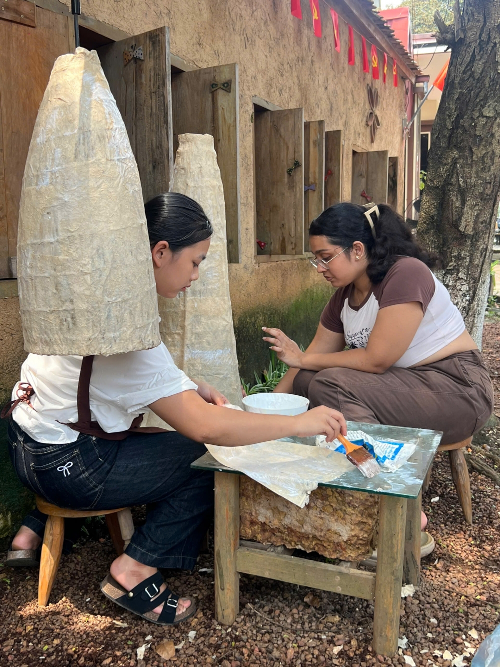 Phóng viên quốc tế quảng bá Làng cổ Đường Lâm