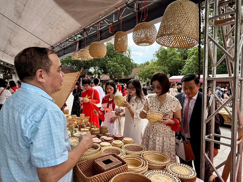 Đoàn tàu du lịch Hà Nội 5 Cửa Ô kết nối di sản, quảng bá văn hóa