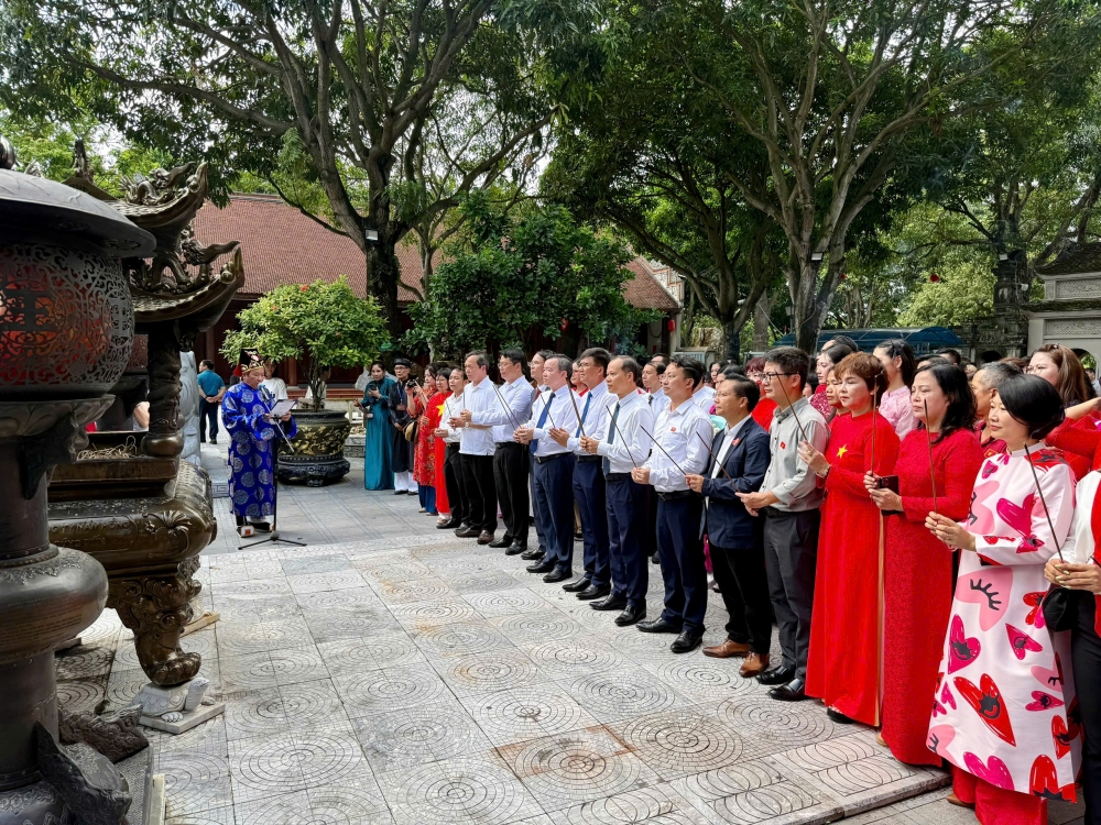 Đoàn tàu du lịch Hà Nội 5 Cửa Ô kết nối di sản, quảng bá văn hóa