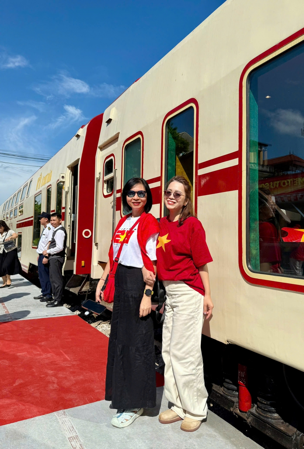 Đoàn tàu du lịch Hà Nội 5 Cửa Ô kết nối di sản, quảng bá văn hóa