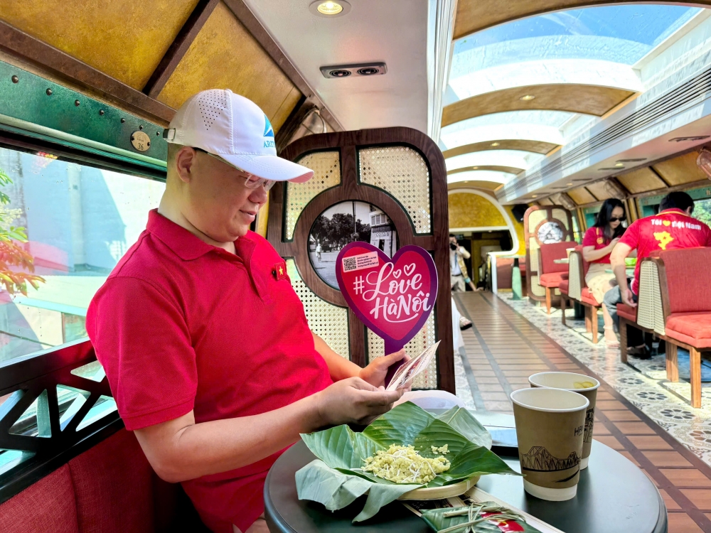 Đoàn tàu du lịch Hà Nội 5 Cửa Ô kết nối di sản, quảng bá văn hóa