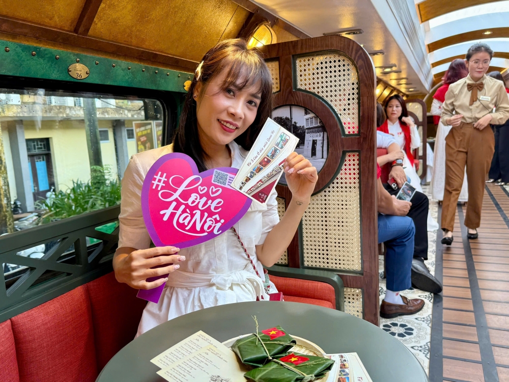 Đoàn tàu du lịch Hà Nội 5 Cửa Ô kết nối di sản, quảng bá văn hóa