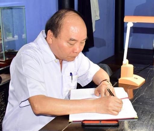 Thủ tướng xúc động thăm ngôi nhà thuở thiếu thời của Bác Hồ ở Huế