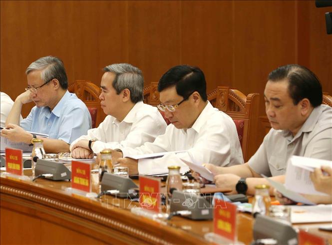 tong bi thu chu tich nuoc nguyen phu trong chu tri hop tieu ban van kien dai hoi xiii cua dang