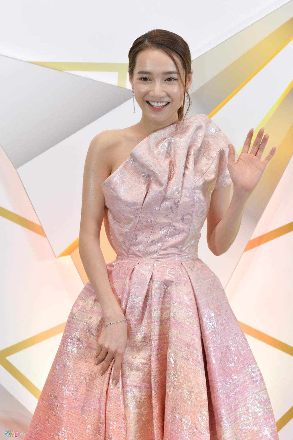 Dàn sao hội ngộ trên thảm đỏ VTV Awards dan sao hoi ngo tren tham do vtv awards