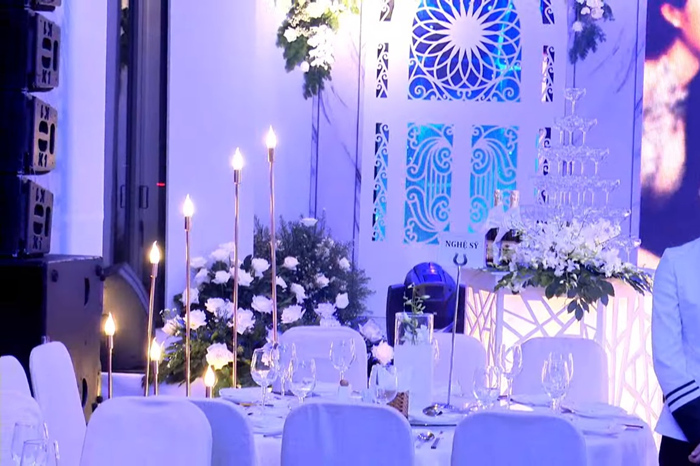 hai con trai du dam cuoi vo chong lam chan khang sau 17 nam chung song