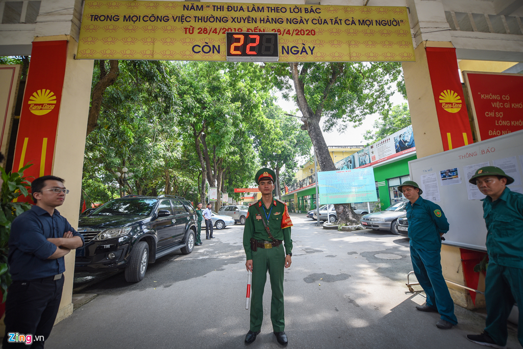 canh quan doi tay doc hien truong vu chay rang dong