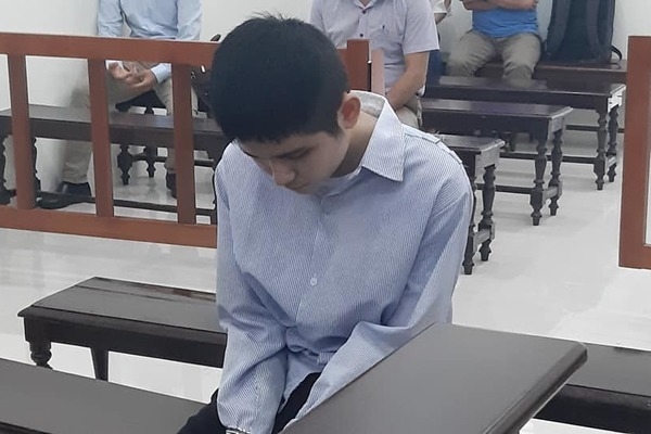 19 tuổi lĩnh án tử vì siết đứt cổ lái xe taxi Hà Nội