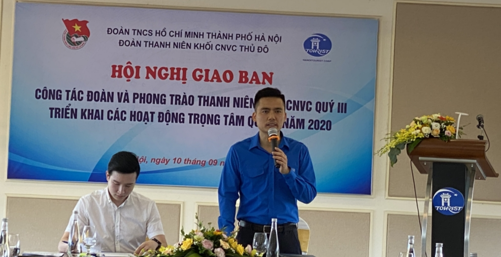 Đồng chí Lý Duy Xuân, Phó Bí thư Thành đoàn phát biểu tại hội nghị