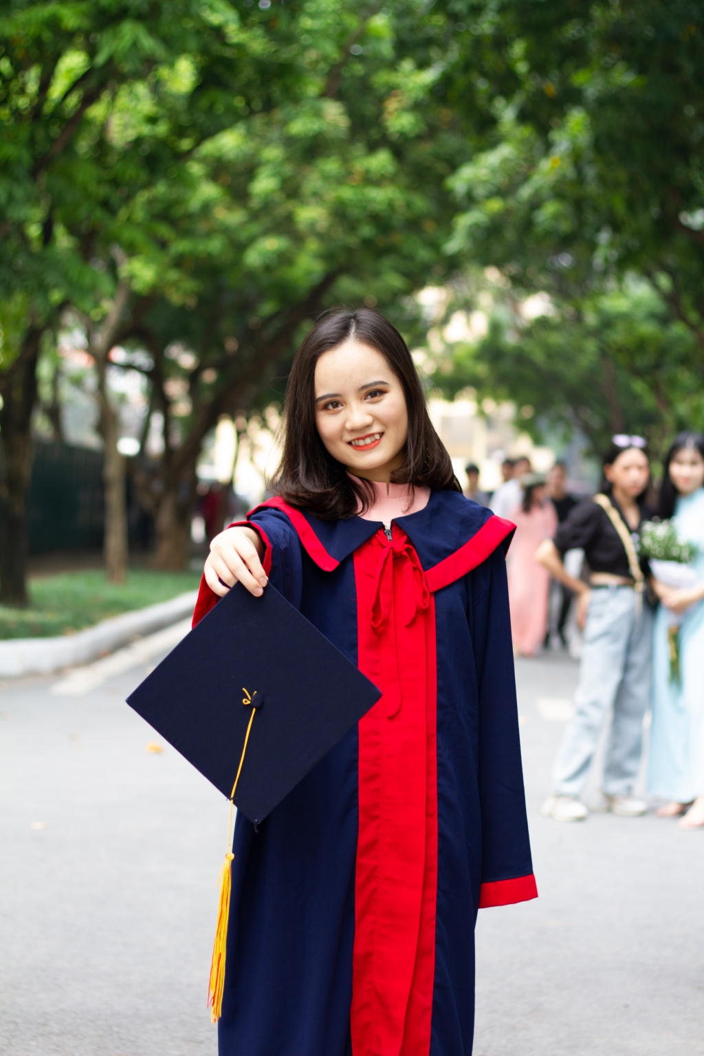Nguyễn Nguyễn Thị Thu Hồng – Thủ khoa tốt nghiệp xuất sắc trường Đại học Thương Mại