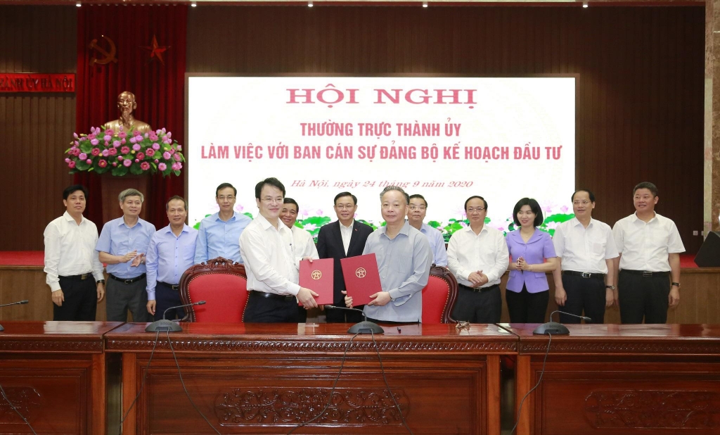 Lãnh đạo Bộ KH&amp;amp;ĐT và lãnh đạo TP Hà Nội ký kết biên bản ghi nhớ hợp tác