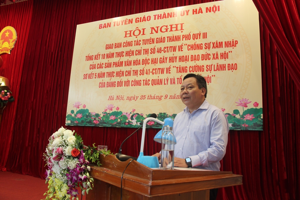 Đồng chí Nguyễn Văn Phong, Ủy viên Ban Thường vụ Thành ủy, Trưởng ban Tuyên giáo Thành ủy chủ trì hội nghị