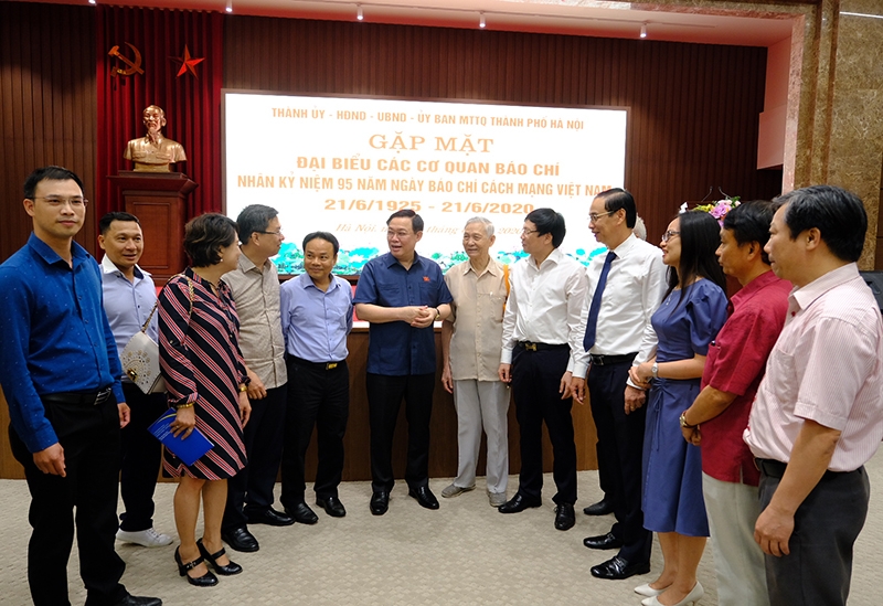 Lãnh đạo TP Hà Nội gặp mặt đại biểu đại diện các cơ quan báo chí