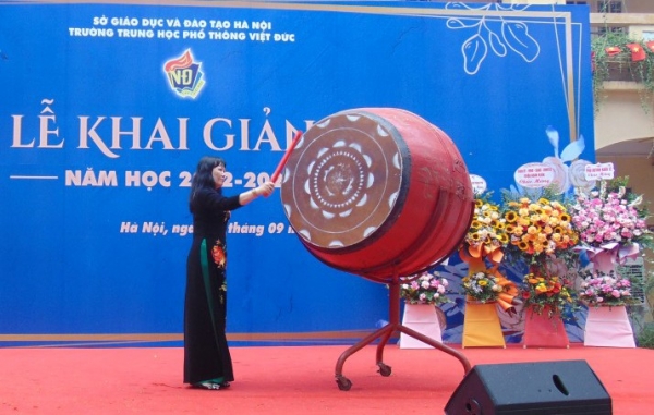 Thầy và trò trường THPT Việt Đức đón chào năm học mới đầy cảm xúc