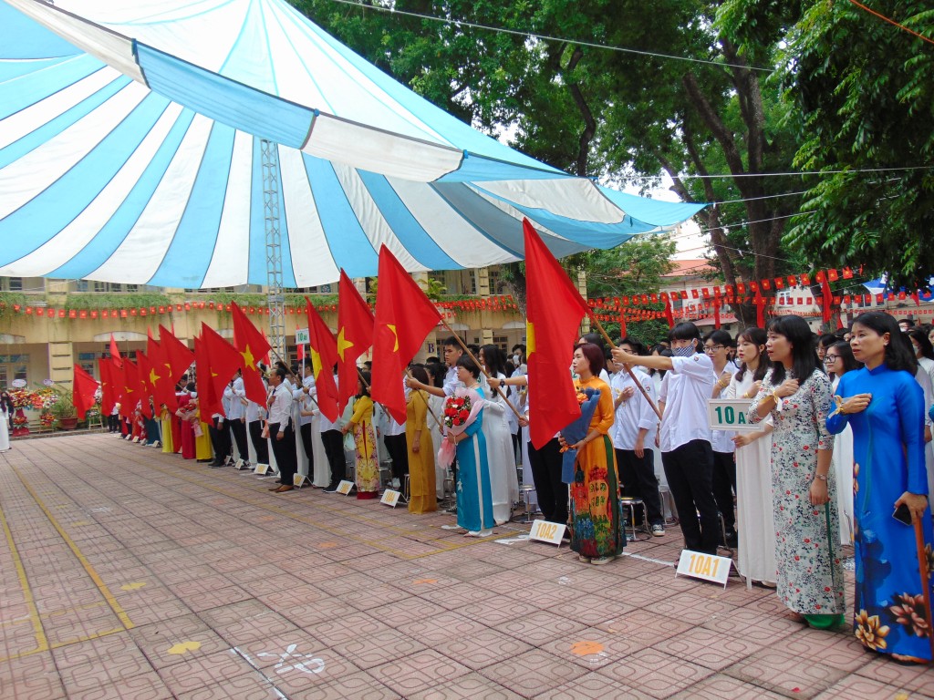 Thầy và trò trường THPT Việt Đức đón chào năm học mới đầy cảm xúc