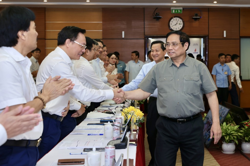 Thủ tướng Phạm Minh Chính làm việc với Tập đoàn Dầu khí Quốc gia Việt Nam (Petrovietnam). Ảnh VGP/Nhật Bắc Thủ tướng Phạm Minh Chính làm việc với Tập đoàn Dầu khí Quốc gia Việt Nam (Petrovietnam). Ảnh VGP/Nhật Bắc