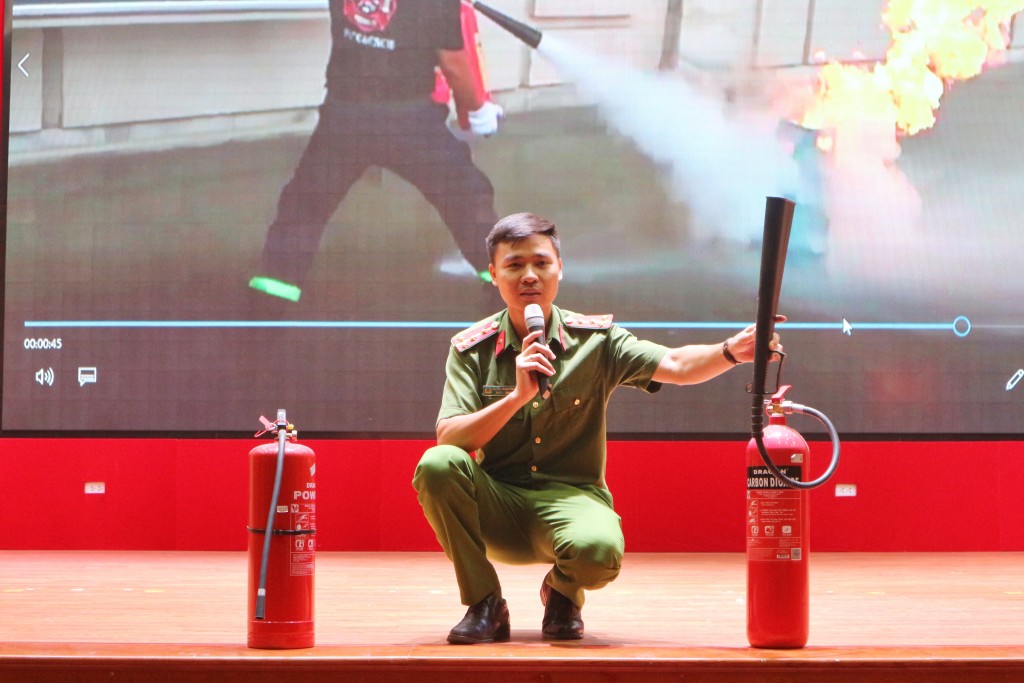 Tập huấn kỹ năng phòng cháy chữa cháy cho thanh niên Thủ đô