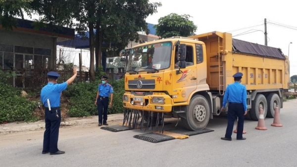 Phải có biện pháp mạnh đối với xe quá tải lưu thông trên đường gom cao tốc