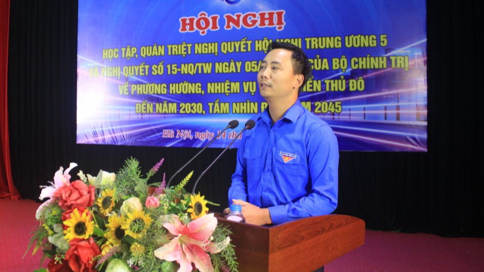 Phó Bí thư Thường trực Thành đoàn Hà Nội phát biểu tại chương trình