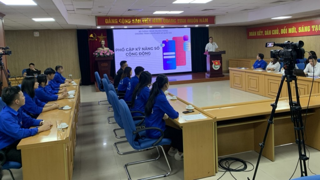 Tại chương trình các bạn trẻ được cung cấp nhiều kiến thức bổ ích