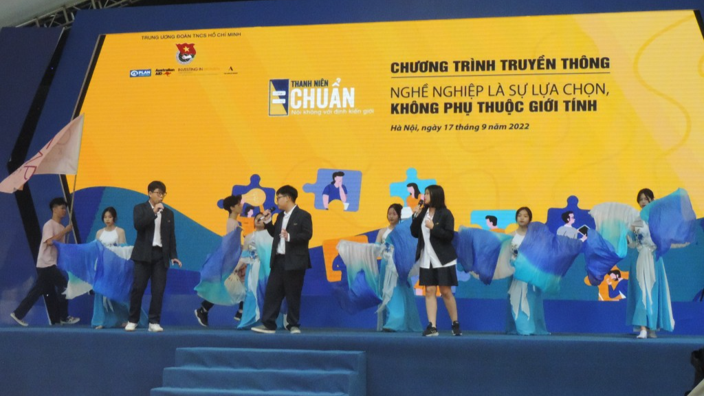 Tiết mục văn nghệ của học sinh THPT Chu Văn An tại chương trình