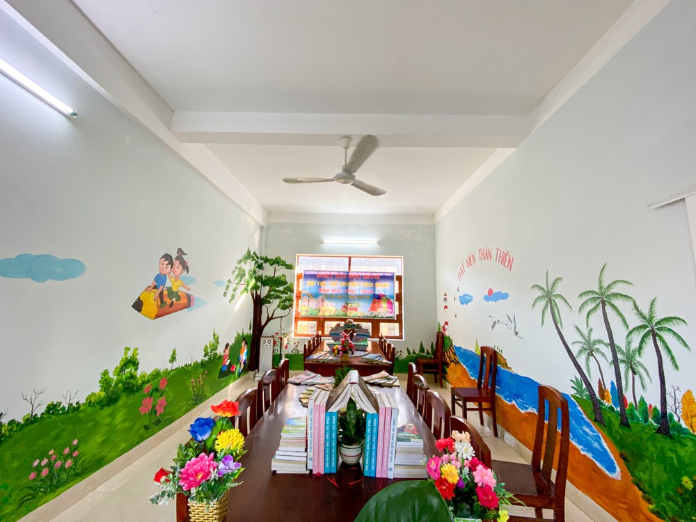 Không gian phòng đọc của thư viện Trường THCS Thị trấn Vân Canh (huyện Vân Canh, tỉnh Bình Định)
