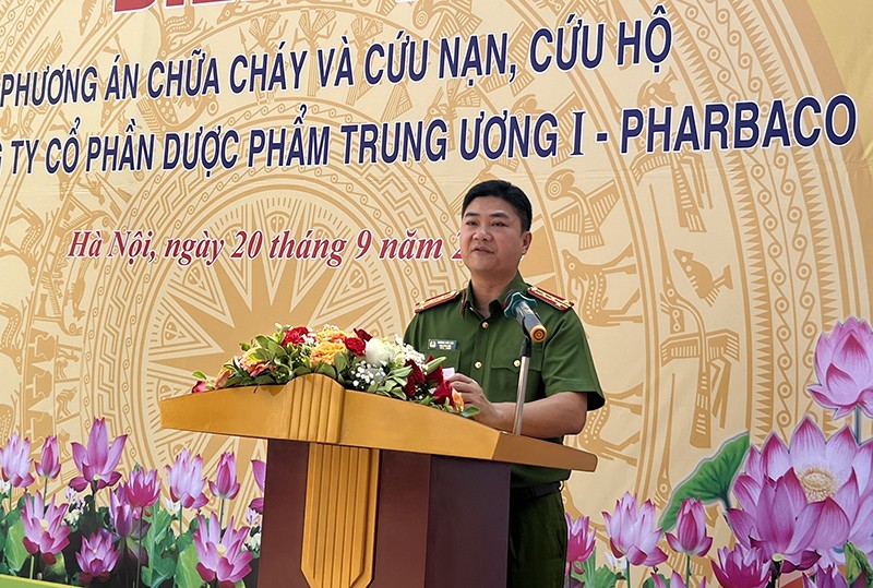 Đại tá Dương Đức Hải, Phó Giám đốc Công an TP Hà Nội đánh giá buổi diễn tập đã đạt thể hiện được trình độ chuyên môn cao của lực lượng chữa cháy