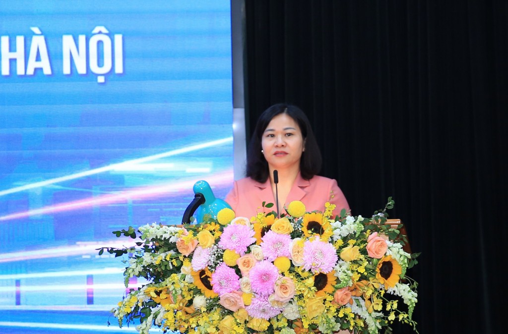 Ủy viên Trung ương Đảng, Phó Bí thư Thường trực Thành ủy Hà Nội Nguyễn Thị Tuyến phát biểu tại diễn đàn