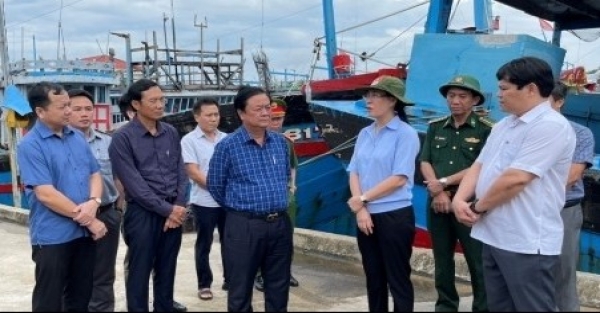 Bộ trưởng Lê Minh Hoan thị sát tại Quảng Ngãi, Quảng Nam trước bão Noru