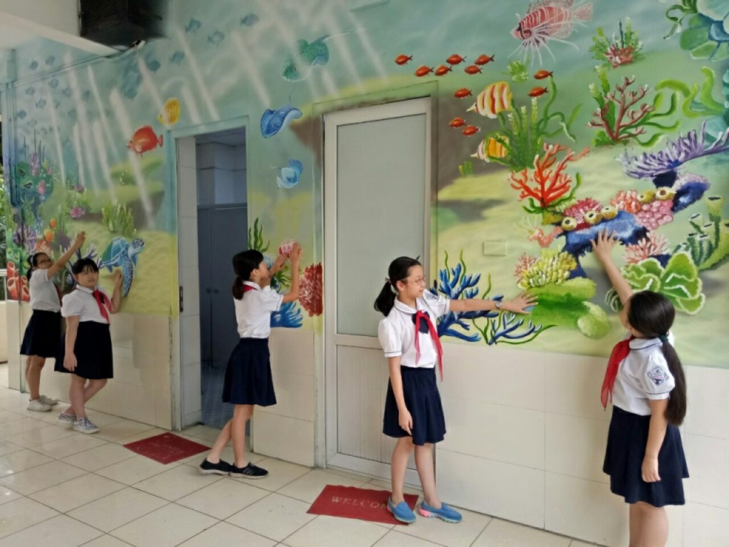 Công trình nhà vệ sinh thân thiện mang đến niềm vui cho các em học sinh