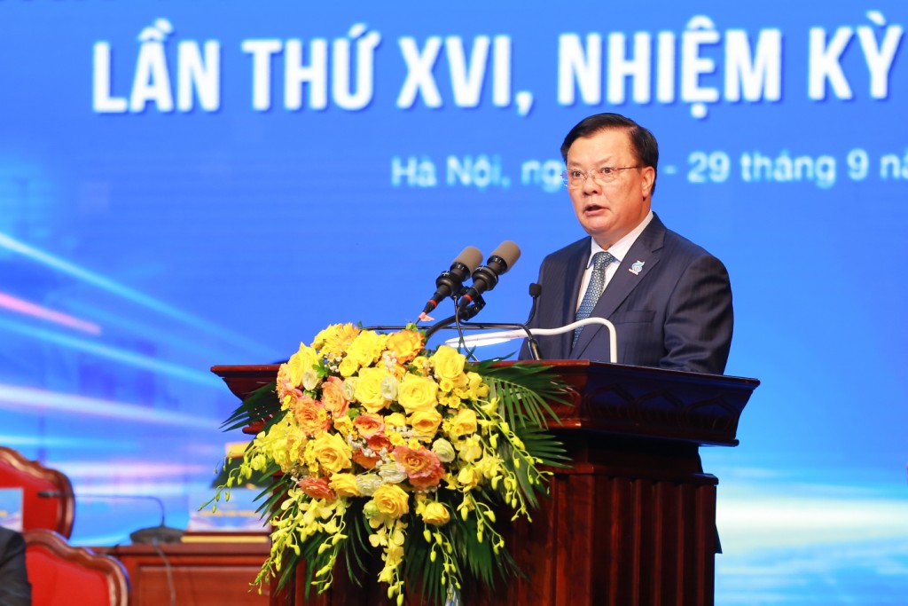 Đồng chí Đinh Tiến Dũng, Ủy viên Bộ Chính Trị, Bí thư Thành ủy Hà Nội phát biểu tại Đại hội