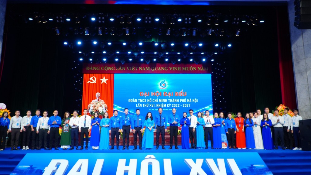 Đoàn đại biểu thành phố Hà Nội dự Đại hội Đoàn toàn quốc lần thứ XII ra mắt đại hội