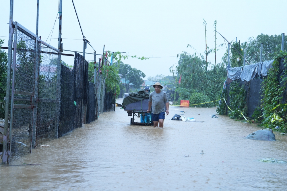 Quận Tây Hồ: Đẩy mạnh ứng phó mưa, lũ sau bão