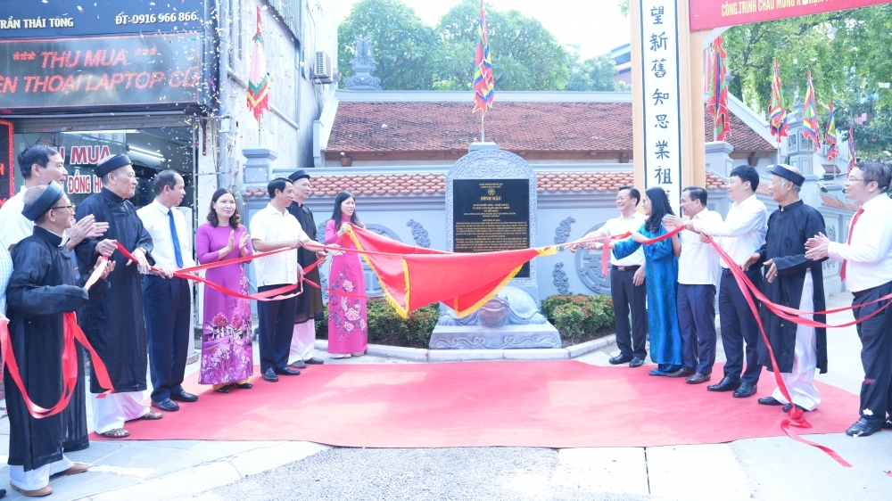 Quận Cầu Giấy: Khánh thành, gắn biển công trình tu bổ tôn tạo Đình Hậu