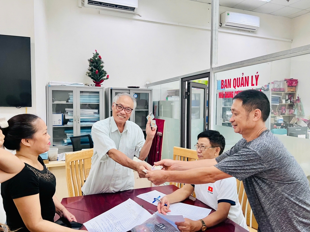 Ông Nguyễn Ngọc Hải, thương binh, tổ dân phố số 7 Xuân La cũ và niềm vui ngày Tết Độc lập