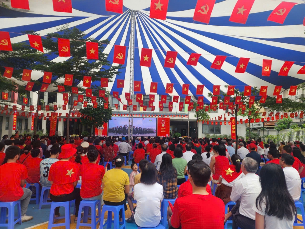 Hà Nội: Quảng trường thu nhỏ, hoà chung niềm vui lớn