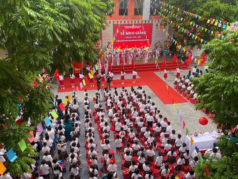 Hơn 3.000 học sinh Tây Hồ hân hoan tựu trường