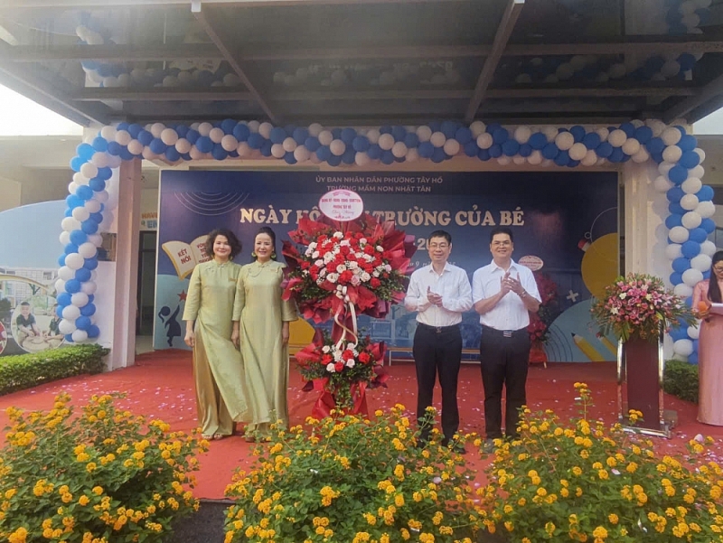 Hơn 3.000 học sinh Tây Hồ hân hoan tựu trường