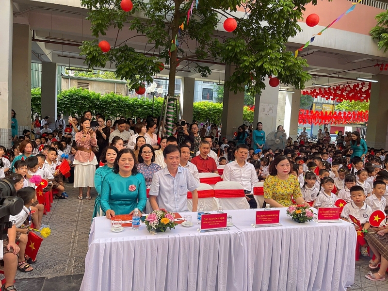 Hơn 3.000 học sinh Tây Hồ hân hoan tựu trường