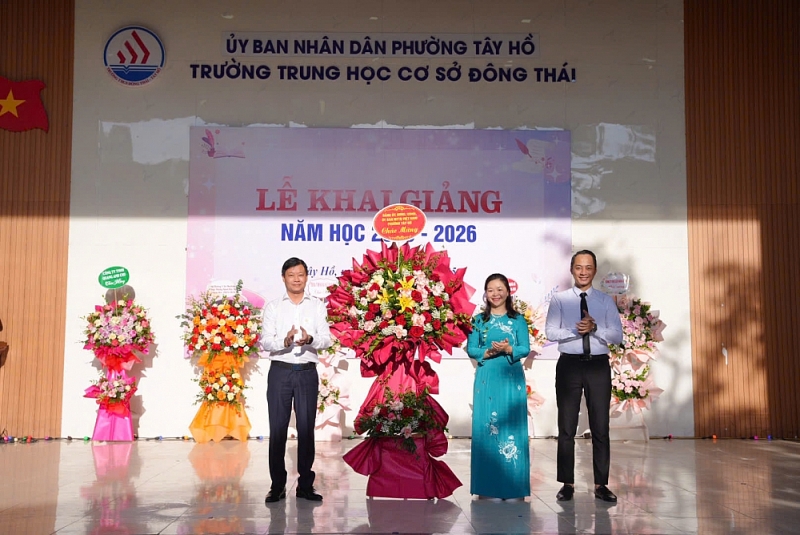 Hơn 3.000 học sinh Tây Hồ hân hoan tựu trường