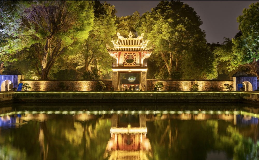 Đổi mới diện mạo du lịch Hà Nội bằng công nghệ hiện đại và di sản