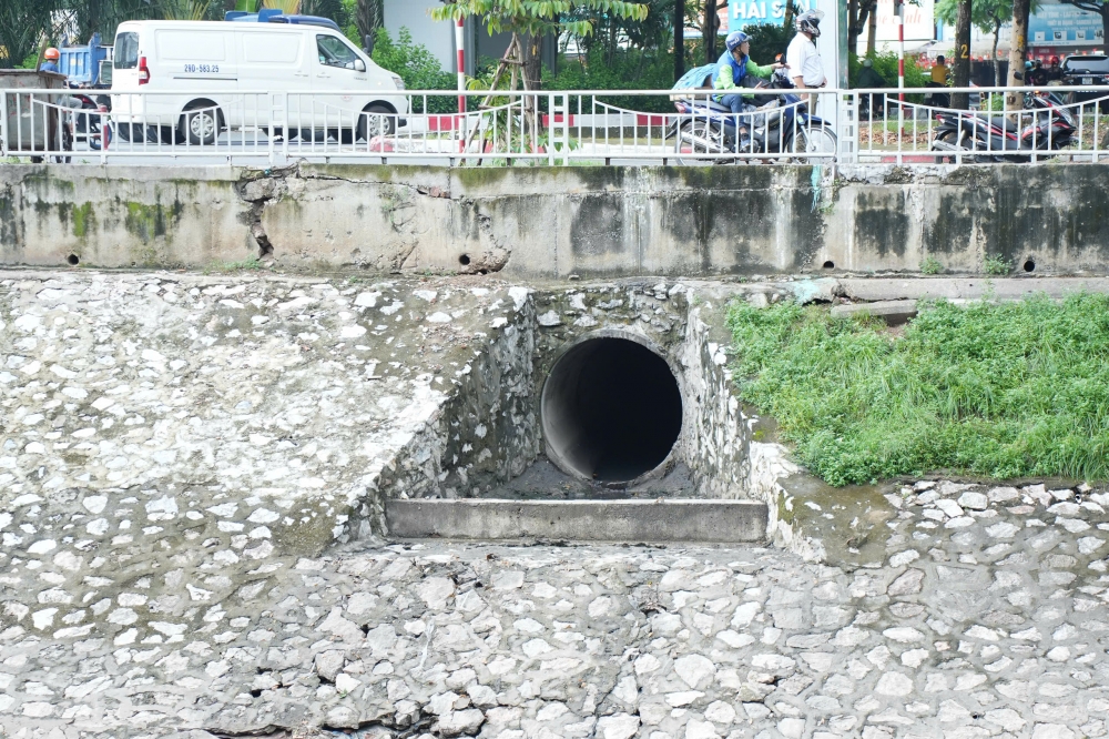 Hà Nội bắt đầu bổ cập nước hồ Tây để “hồi sinh” sông Tô Lịch