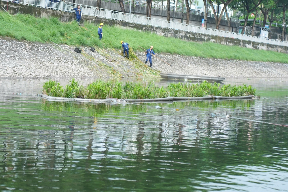 Hà Nội bắt đầu bổ cập nước hồ Tây để “hồi sinh” sông Tô Lịch