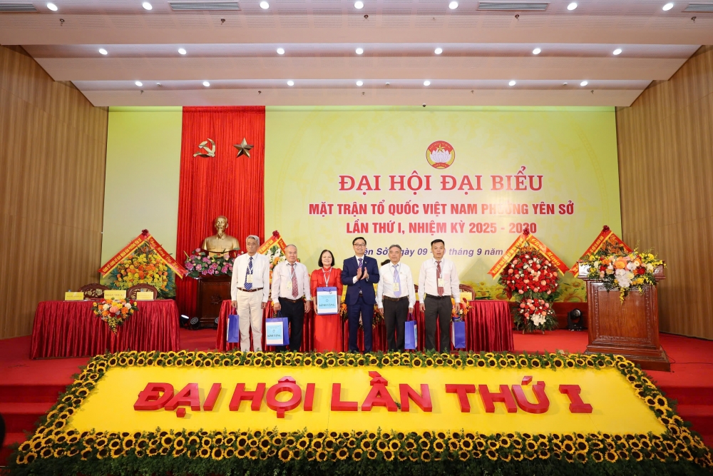 Đồng chí Nguyễn Thái Sơn là Chủ tịch UB MTTQ Việt Nam phường Yên Sở nhiệm kỳ 2025 - 2030 Đồng chí Nguyễn Thái Sơn là Chủ tịch UB MTTQ Việt Nam phường Yên Sở nhiệm kỳ 2025 - 2030