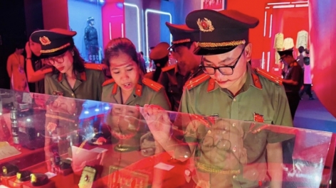 cac don vi cong an ha noi to chuc sinh hoat chinh tri tai trien lam a80