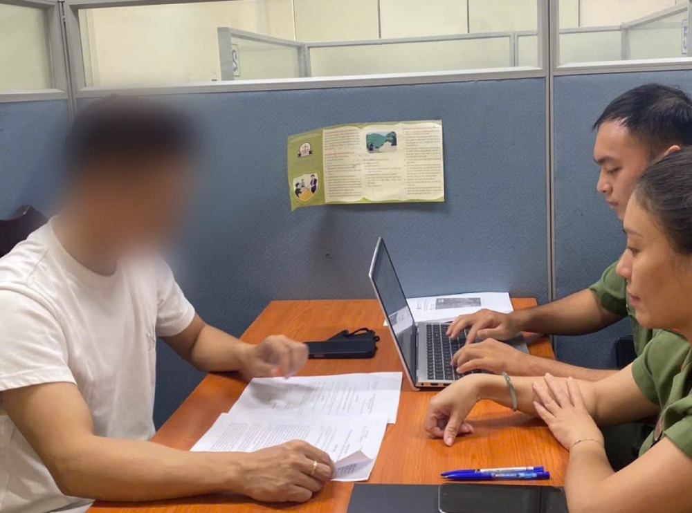 Streamer Độ mixi làm việc với cơ quan công an