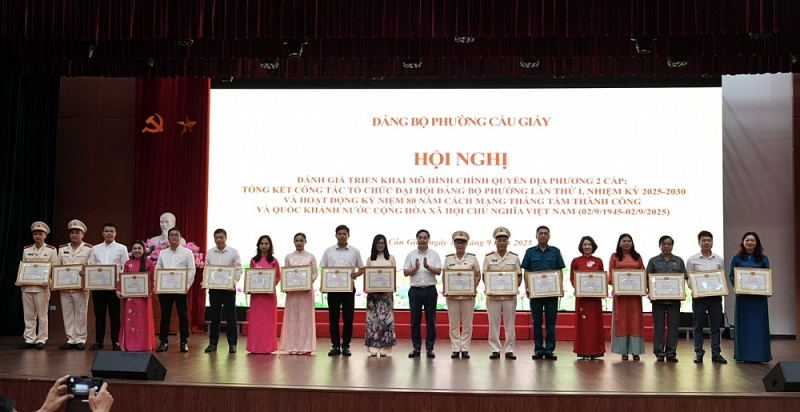 Cấp uỷ, chính quyền Cầu Giấy ngày càng gần dân, sát dân