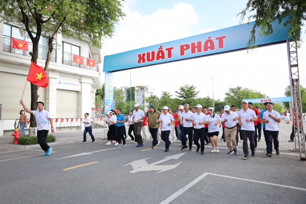 Phường Định Công: Gần 1.000 người tham gia Chung kết Giải chạy Vì hòa bình năm 2025