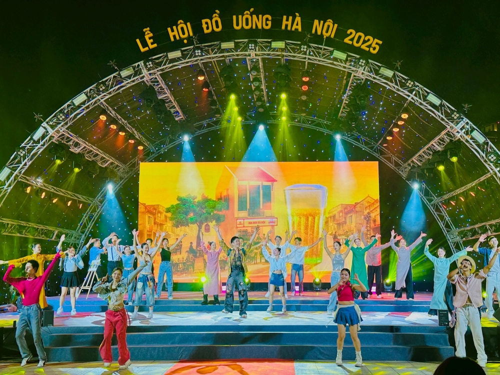 Thưởng vị Hà Nội giữa thu Tây Hồ