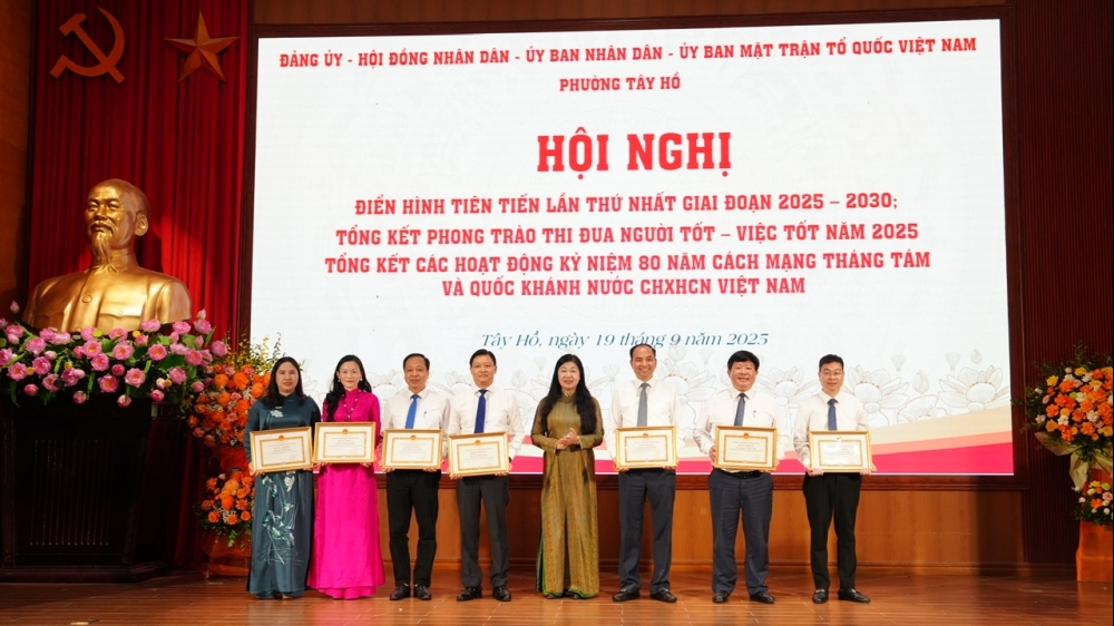 Thi đua phải trở thành động lực phát triển phường Tây Hồ